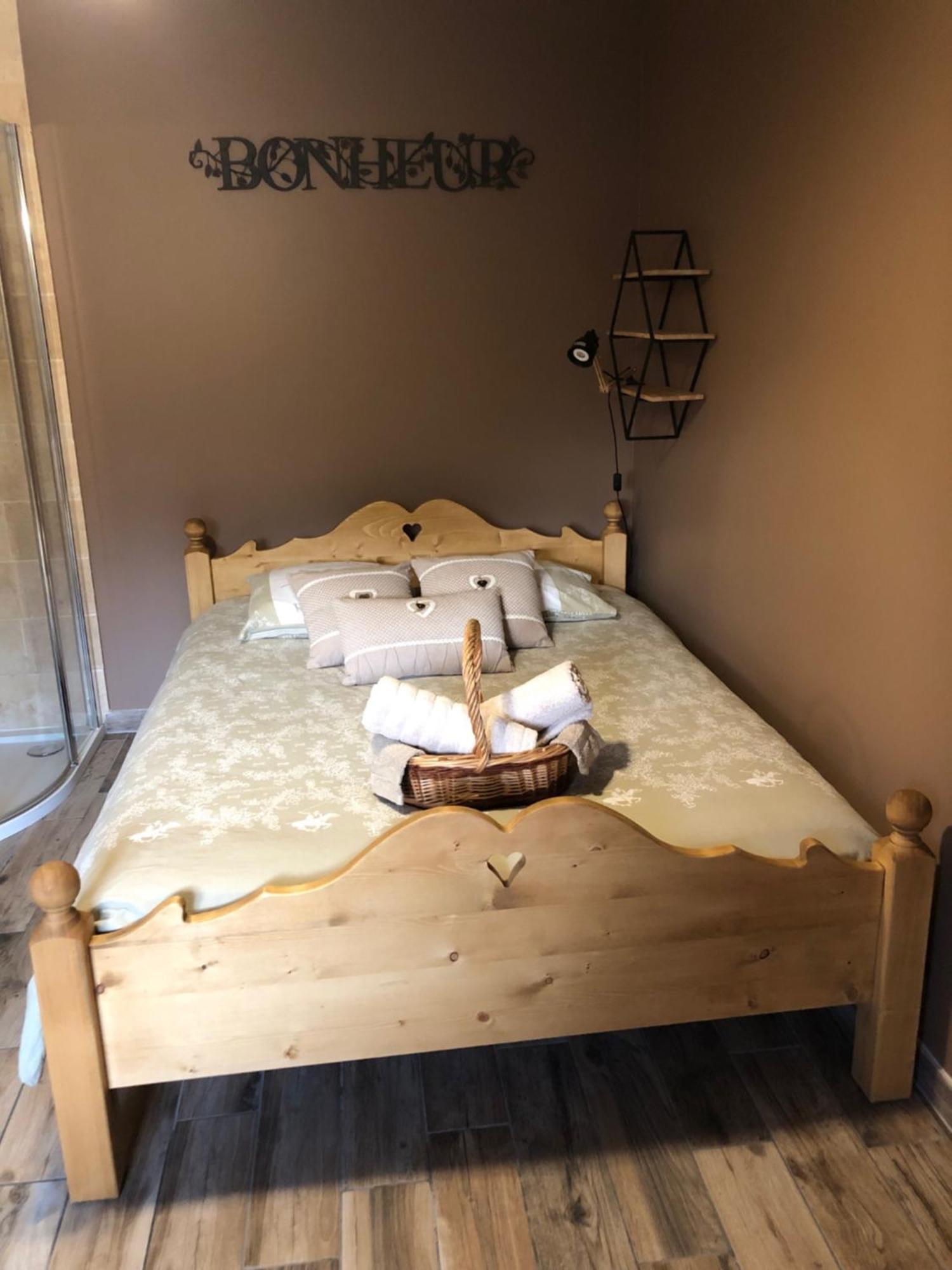 Chambres D'Hotes D'Albertine Lere Zewnętrze zdjęcie
